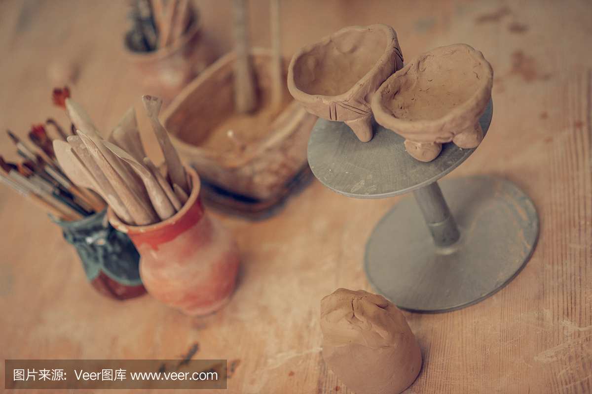 顶视图美丽的粘土碗雕刻